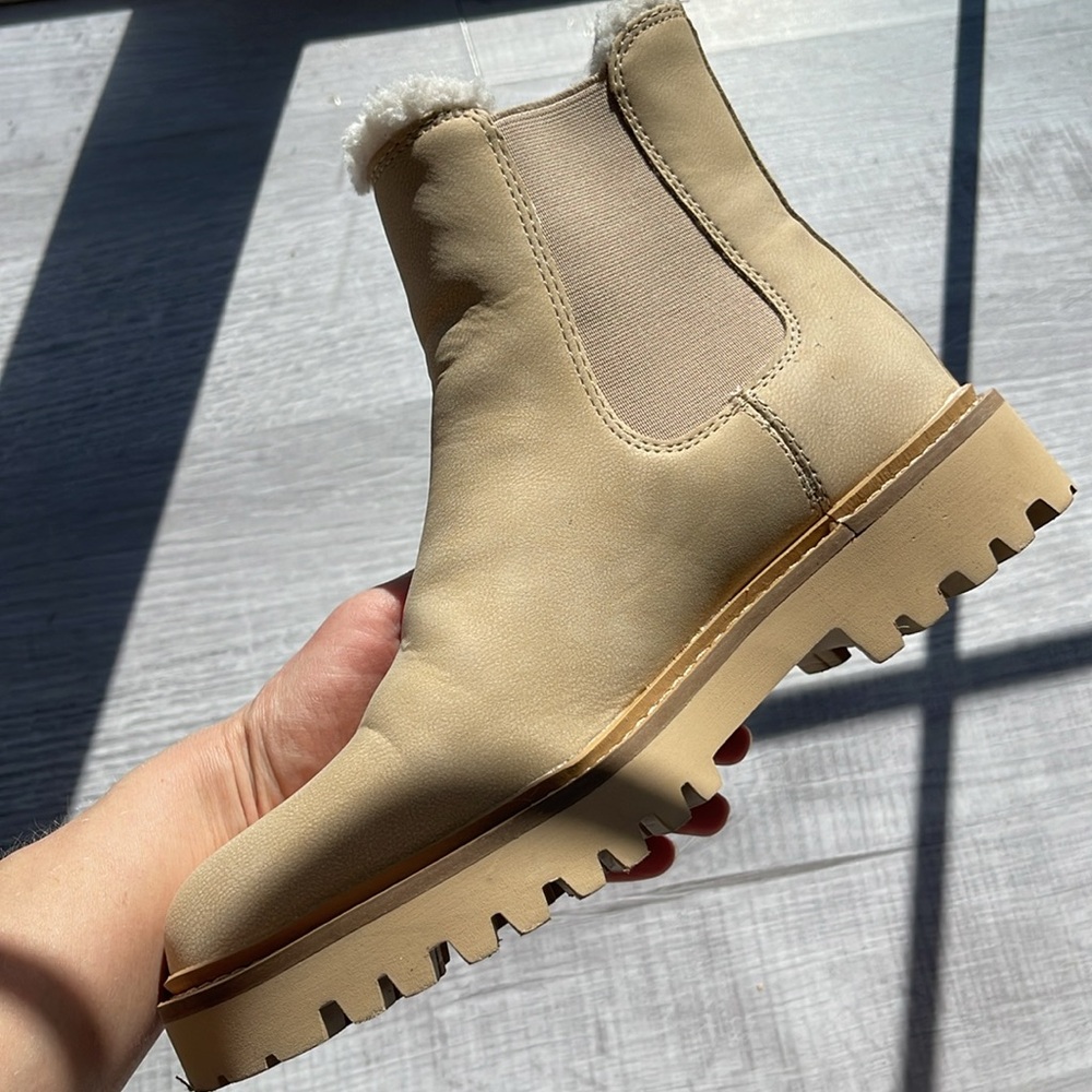 J. Crew Factory Sherpa-lined chelsia boots, size 6,5. - Picture 5 of 12